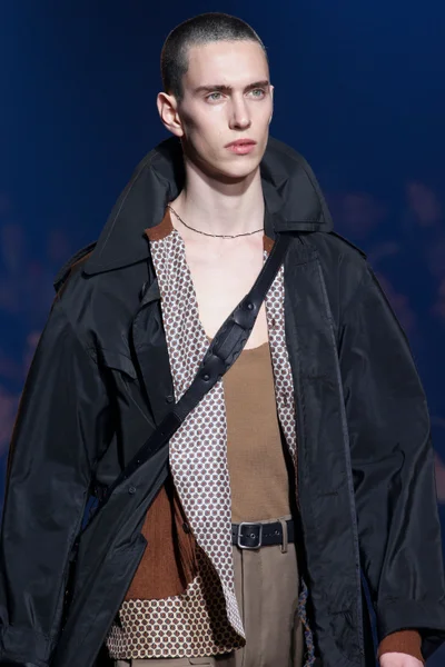 Look 74